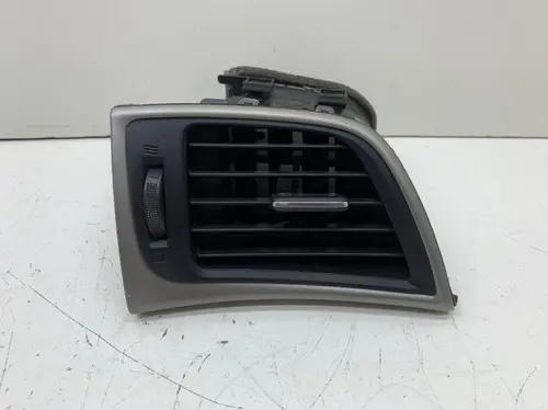 Difusor Ar Esquerdo Nissan Sentra 2015 22225